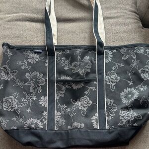 Lands' End Black Floral Tote Bag XL New Zip Top w Interior Pockets